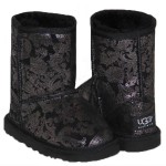 Детские угги UGG  KIDS CLASSIC SHORT (черный огурец )